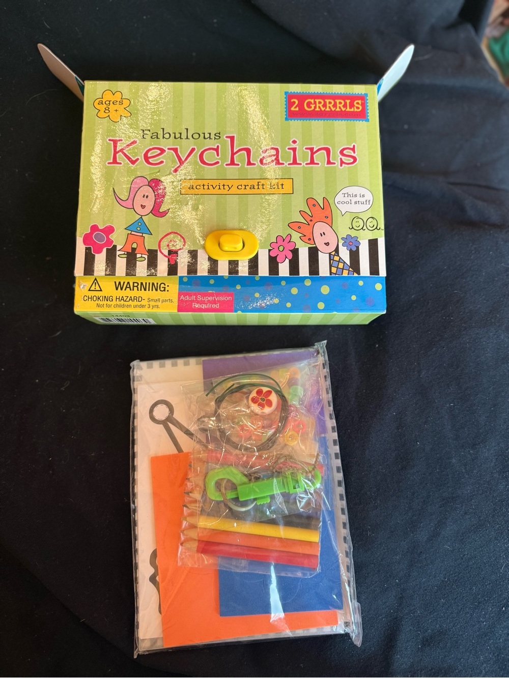 2 GRRRLS Fabulous Keychains Activity Craft Kit - Picture 2 of 4